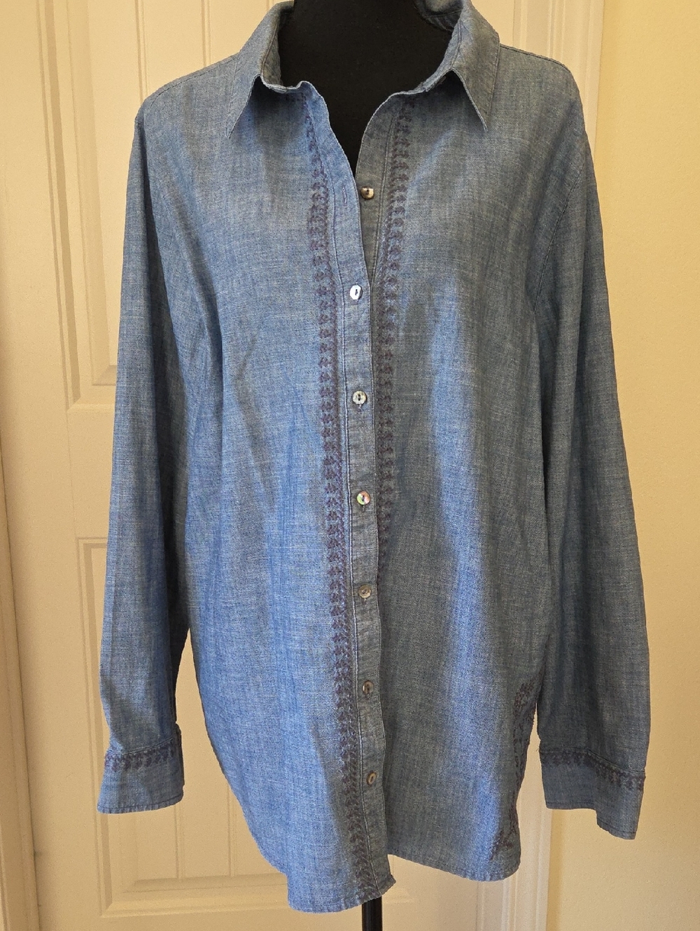 J. Jill Blue Embroidered Chambray Button Down Shirt, Size XL